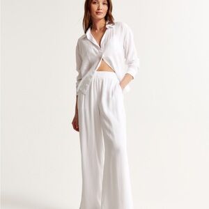 Abercrombie White Pull on Pants